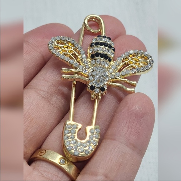 Gold and Black Crystal Bee Brooch - Picture 8 of 8